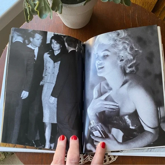 Chanel Universe of Fashion Book EUC - Picture 11 of 13